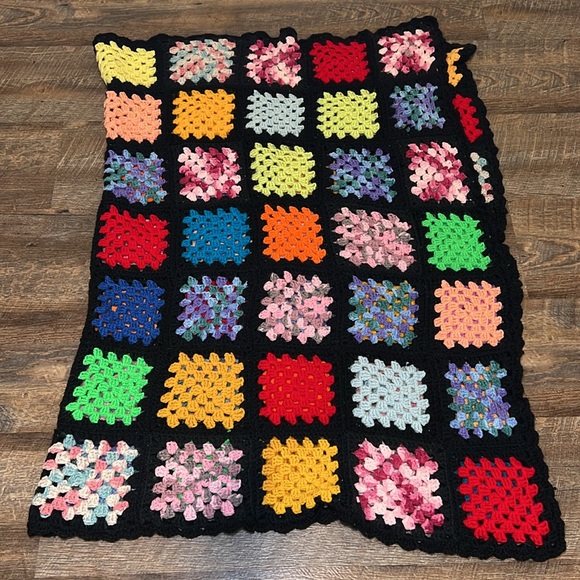 VTG MCM Handmade crocheted blanket patchwork granny square afghan sofa throw - Picture 8 of 9